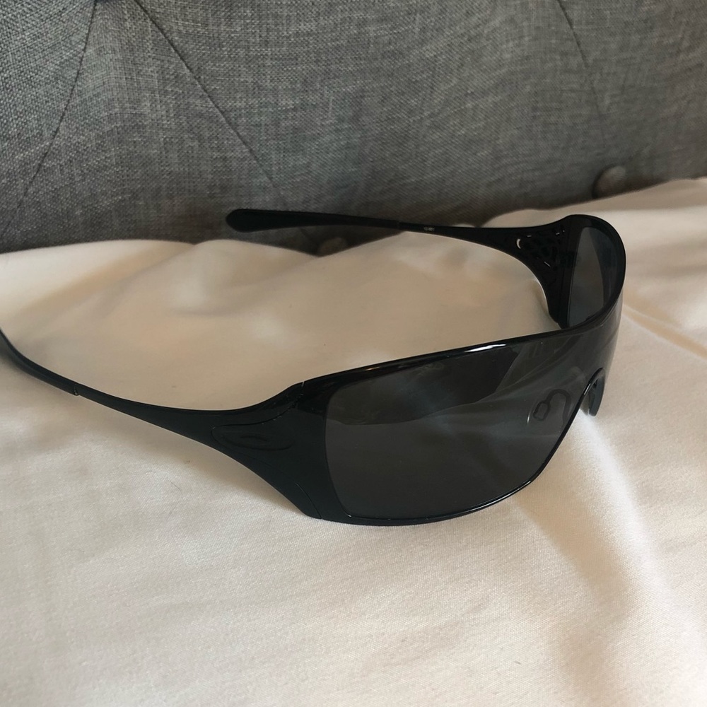 Oakley “Dart” polarized sunglasses